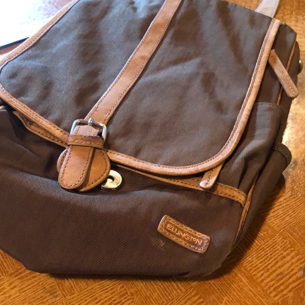 🍑 ELLINGTON Brown Backpack with Vintage Leather Accents 🧡
